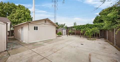 6975 Casa Del Este Way, Sacramento, CA 95828 Photo