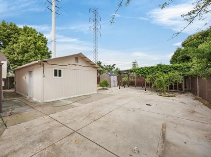 6975 Casa Del Este Way, Sacramento, CA 95828 Photo