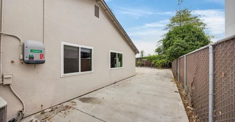 6975 Casa Del Este Way, Sacramento, CA 95828 Photo