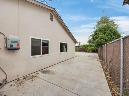 6975 Casa Del Este Way, Sacramento, CA 95828 Photo