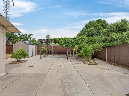 6975 Casa Del Este Way, Sacramento, CA 95828 Photo