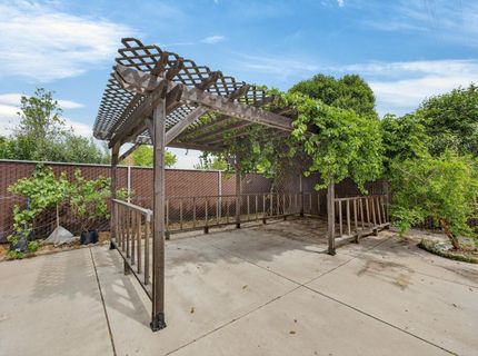 6975 Casa Del Este Way, Sacramento, CA 95828 Photo