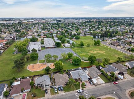 6975 Casa Del Este Way, Sacramento, CA 95828 Photo