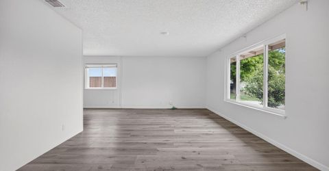 6975 Casa Del Este Way, Sacramento, CA 95828 Photo