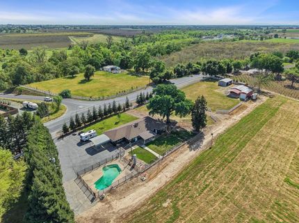 18211 E Jahant Rd, Acampo, CA 95220 Photo