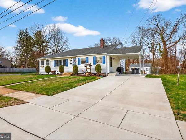 64 W STEPHEN DRIVE, NEWARK, DE 19713