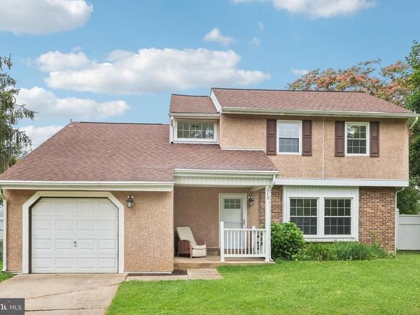 213 HAZEL RIDGE DRIVE, TALLEYVILLE, DE 19803