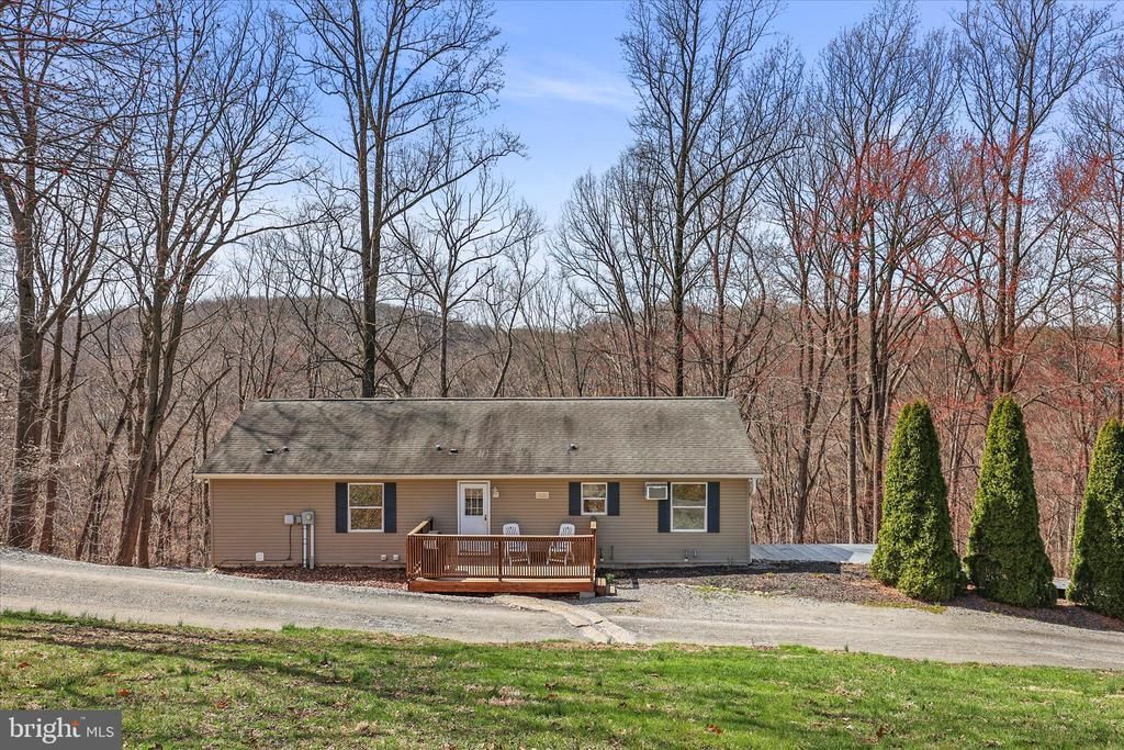 834 RICHMOND ROAD , WINDSOR, PA 17366
