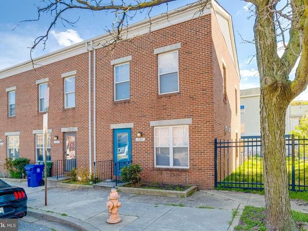 725 W CHERRY BLOSSOM WAY, BALTIMORE, MD 21201