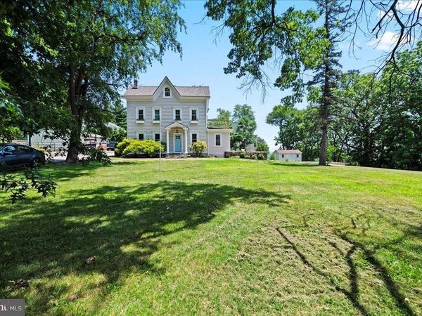 802 COLLEGEVILLE ROAD, PHOENIXVILLE, PA 19460