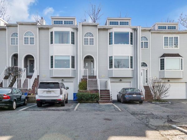 239-48B Oak Park Drive, Unit 7B, Douglaston, NY 11362