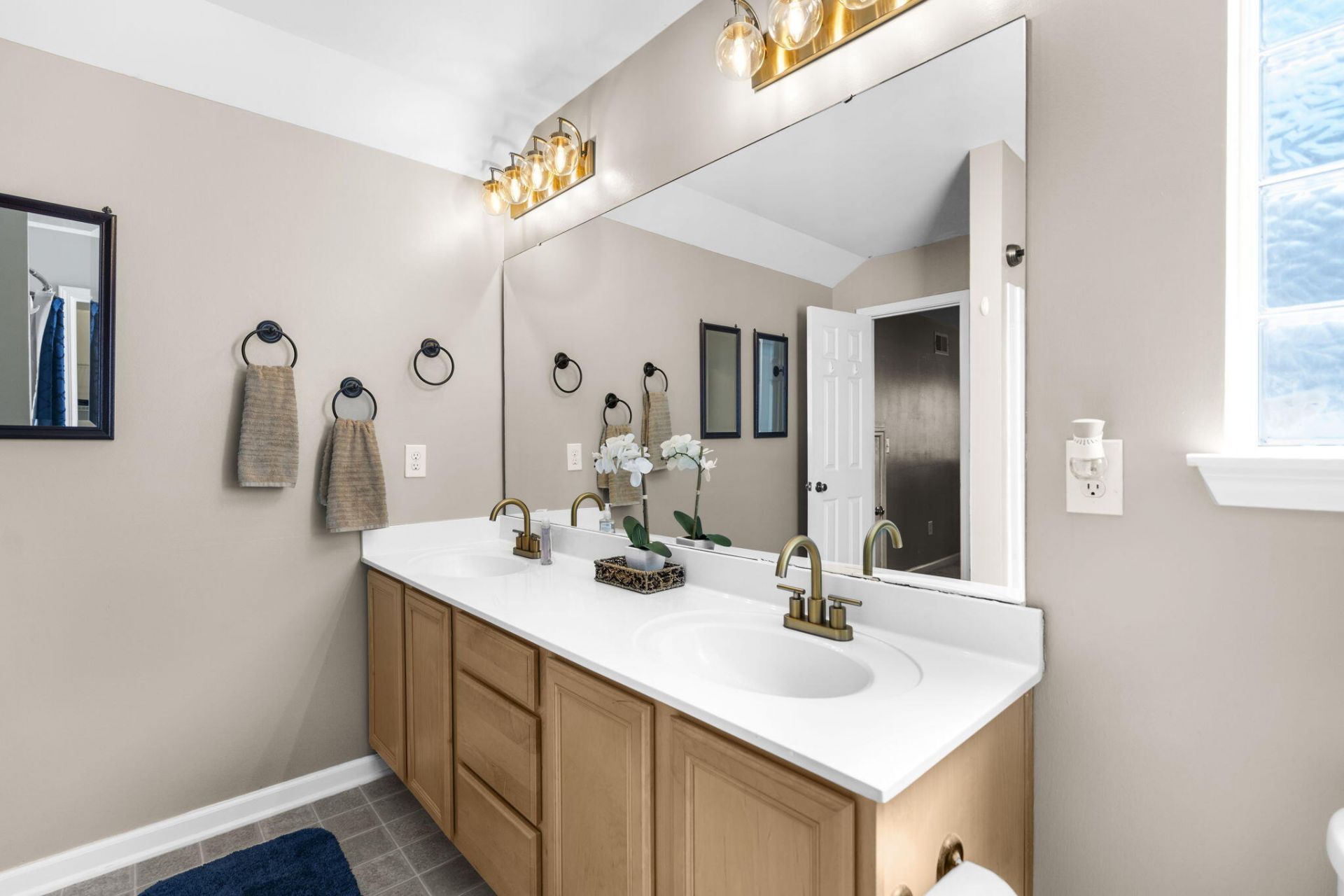 9271 Ayscough Road Photo 22