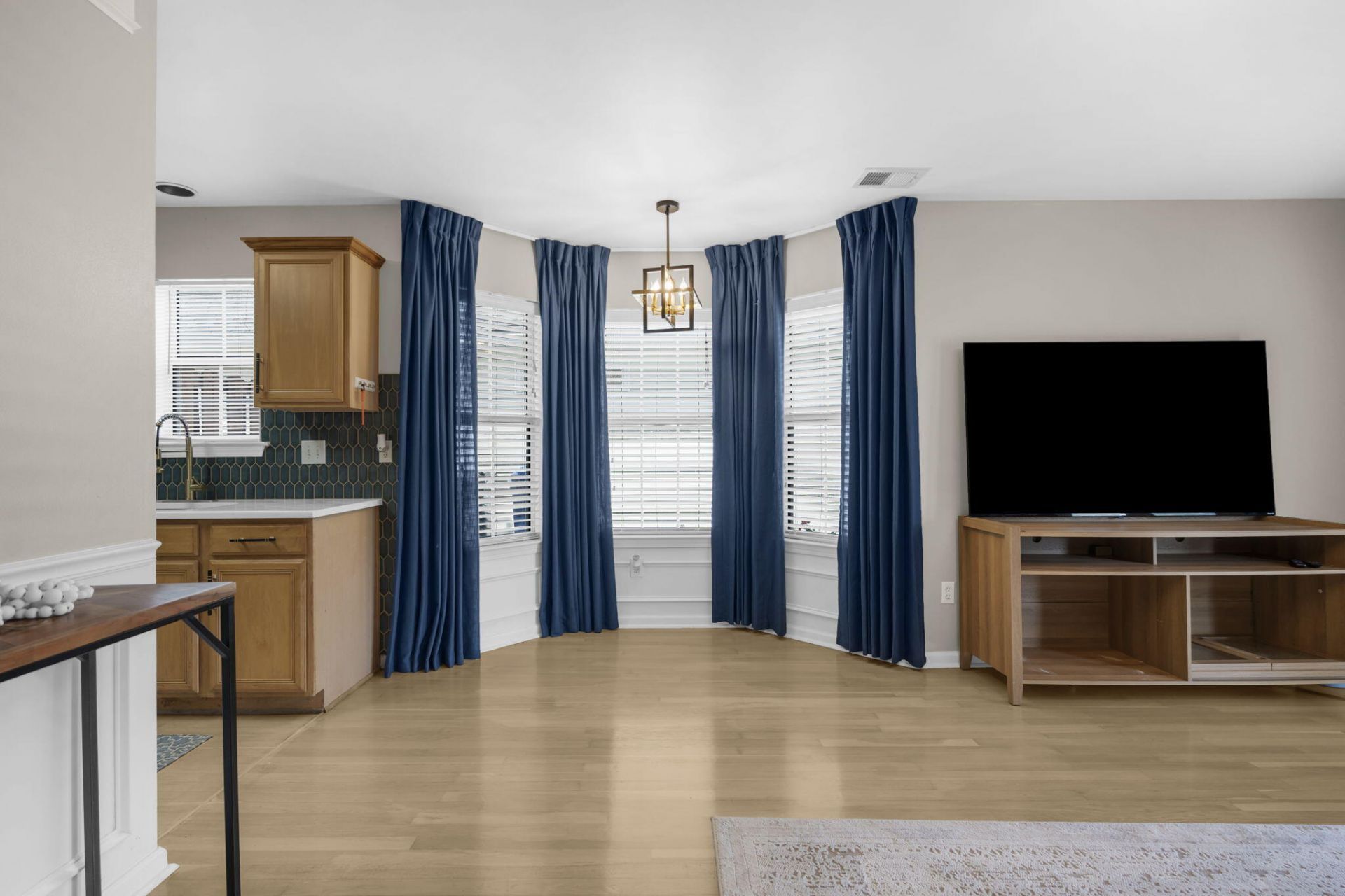 9271 Ayscough Road Photo 7