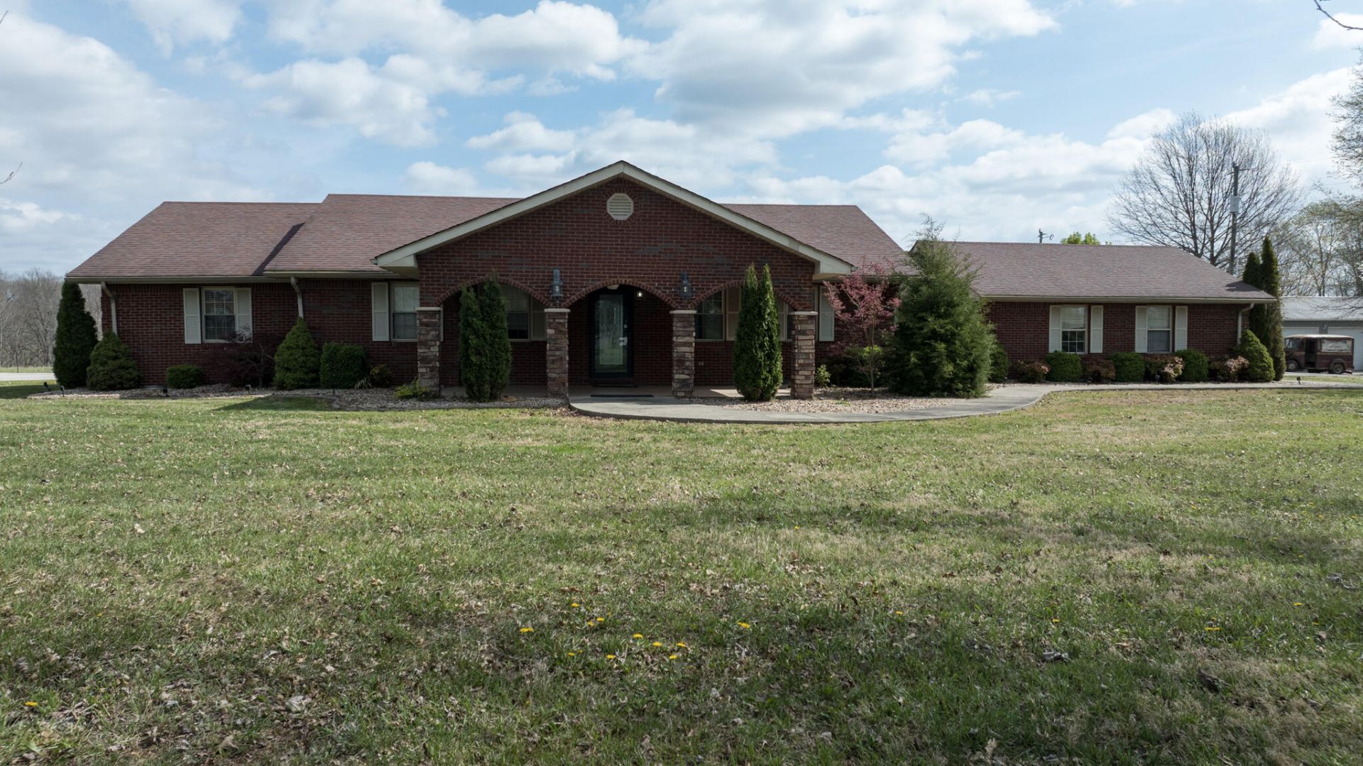 77 Deerfield Lane, Dunnville, KY 42528