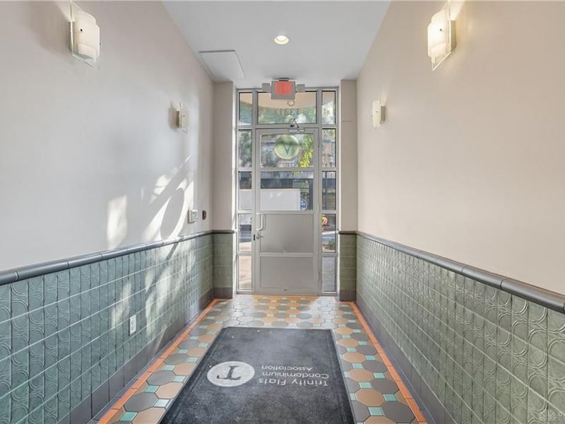 1331 Vine Street, Unit 4, Cincinnati, OH 45202 Photo 8