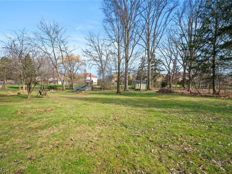 2441 Vezber Drive , Seven Hills, OH 44131 Photo 2