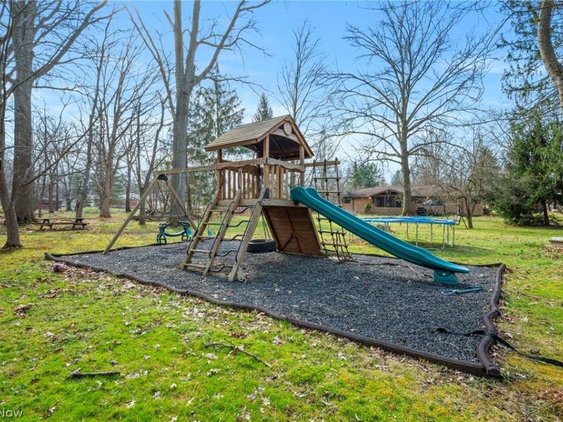 2441 Vezber Drive , Seven Hills, OH 44131 Photo 25