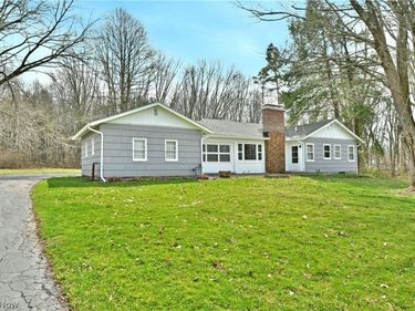 2262 Niles Cortland Road NE, Cortland, OH 44410