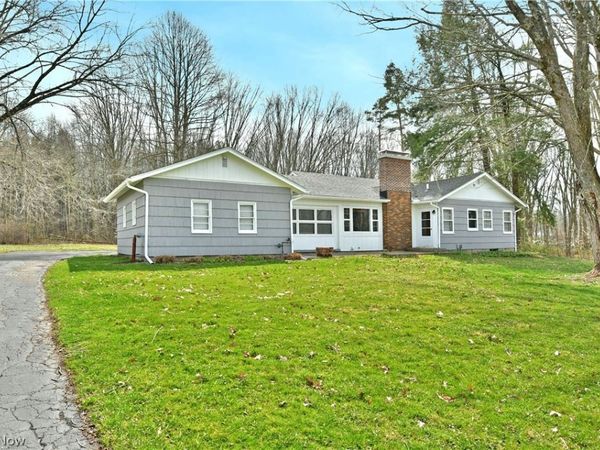 2262 Niles Cortland Road NE, Cortland, OH 44410