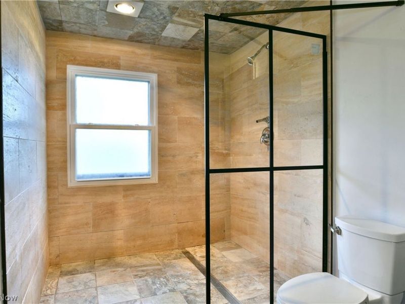 2262 Niles Cortland Road NE, Cortland, OH 44410 Photo 23