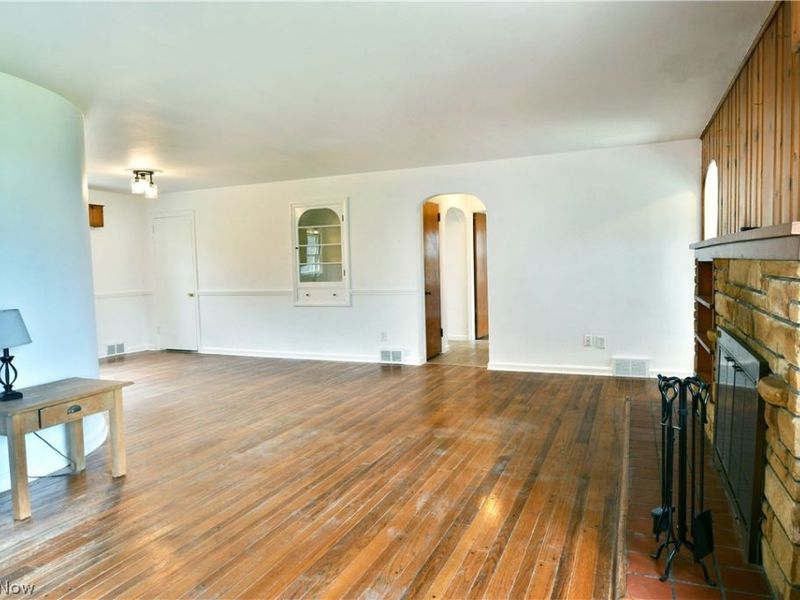 2262 Niles Cortland Road NE, Cortland, OH 44410 Photo 3