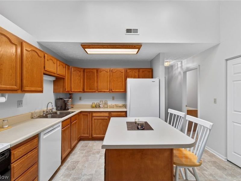 1909 Saddlebrook Circle, Wooster, OH 44691 Photo 12