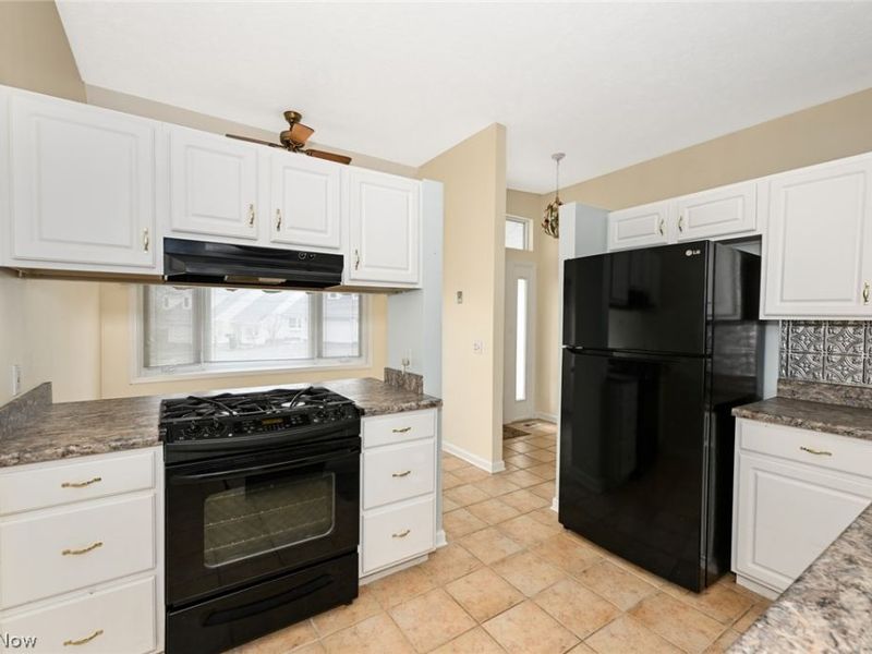 5780 Emerald Ridge Parkway, Solon, OH 44139 Photo 14