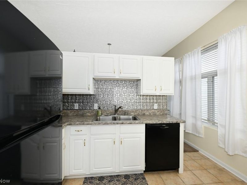 5780 Emerald Ridge Parkway, Solon, OH 44139 Photo 19