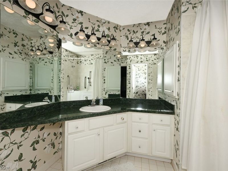 5780 Emerald Ridge Parkway, Solon, OH 44139 Photo 26