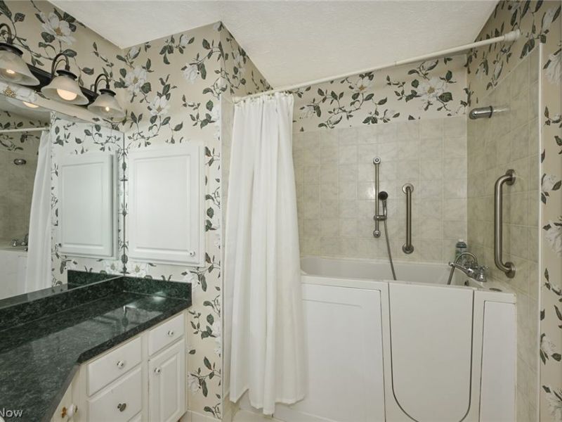 5780 Emerald Ridge Parkway, Solon, OH 44139 Photo 28