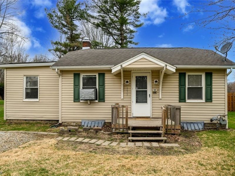 575 Park Road, Painesville, OH 44077 Photo 1