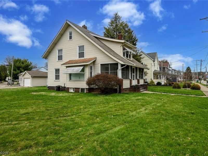 329 Redwood Street SW, Beach City, OH 44608 Photo 2