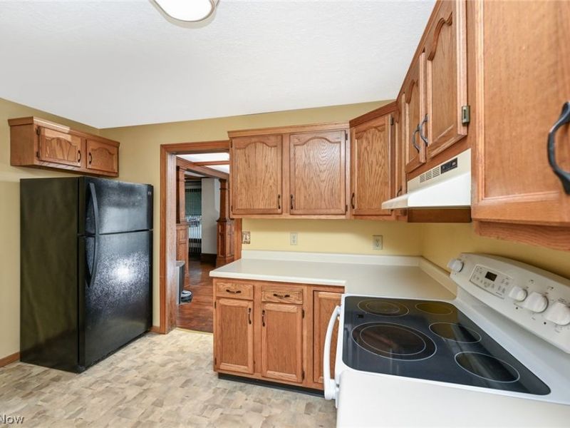 329 Redwood Street SW, Beach City, OH 44608 Photo 22