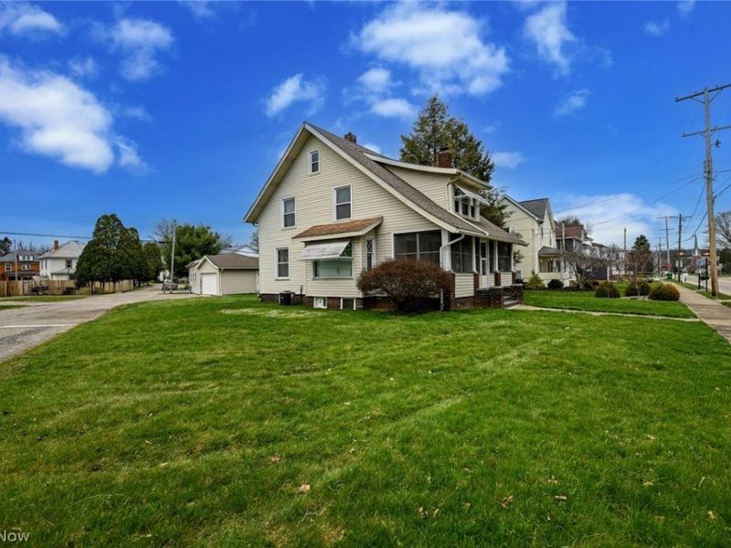 329 Redwood Street SW, Beach City, OH 44608 Photo 3