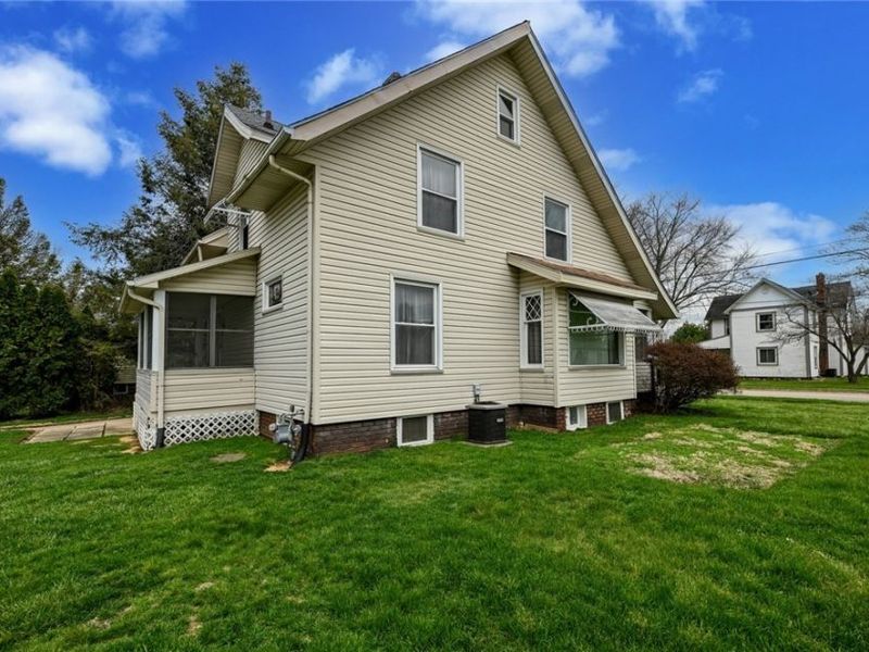 329 Redwood Street SW, Beach City, OH 44608 Photo 5