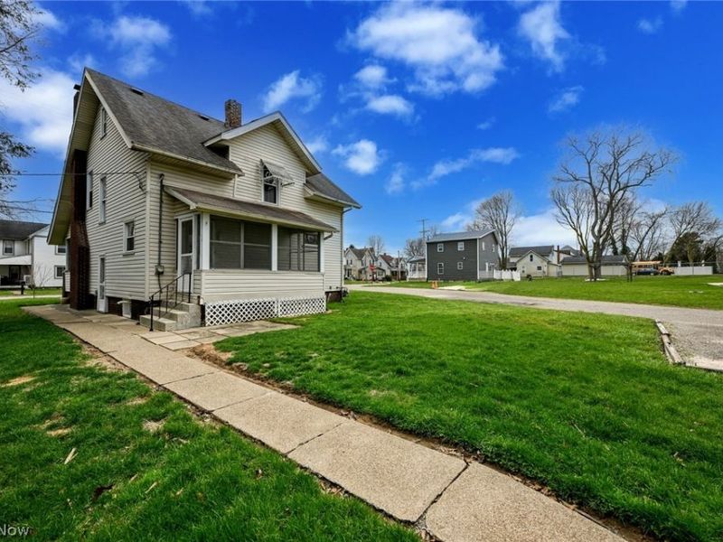 329 Redwood Street SW, Beach City, OH 44608 Photo 7