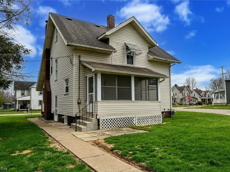 329 Redwood Street SW, Beach City, OH 44608 Photo 8