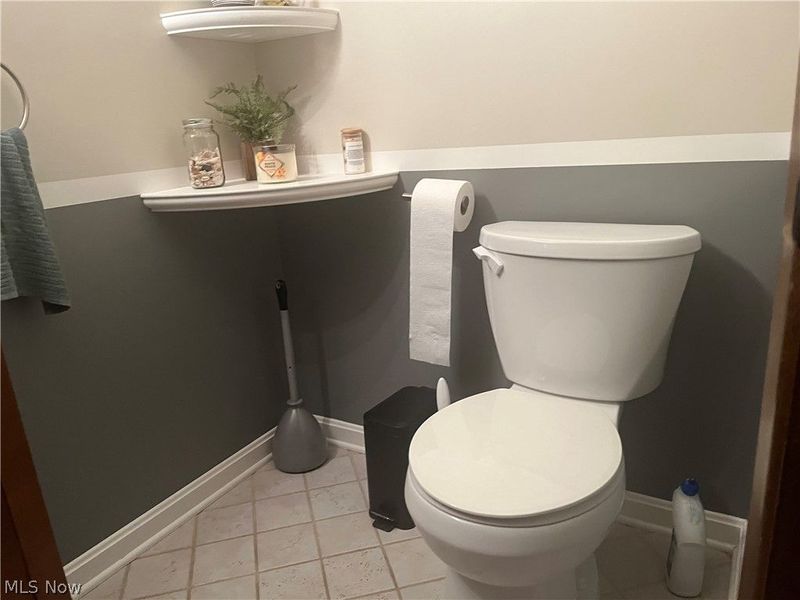 5553 Windrush Court, Parma, OH 44134 Photo 13