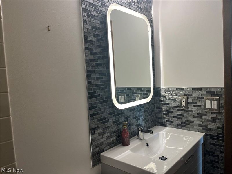 5553 Windrush Court, Parma, OH 44134 Photo 18