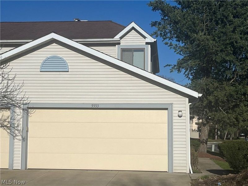 5553 Windrush Court, Parma, OH 44134 Photo 2