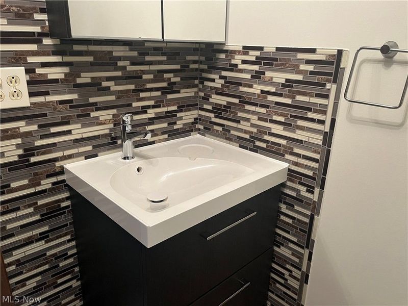 5553 Windrush Court, Parma, OH 44134 Photo 28