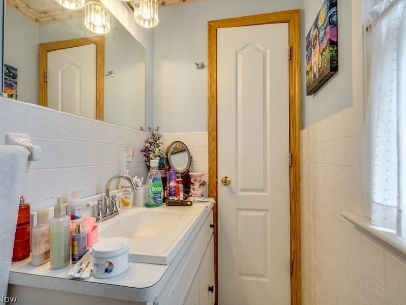 7295 Oakwood Road, Parma, OH 44130 Photo 18