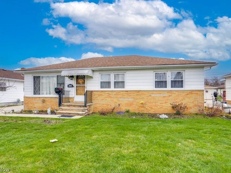 7295 Oakwood Road, Parma, OH 44130 Photo 2