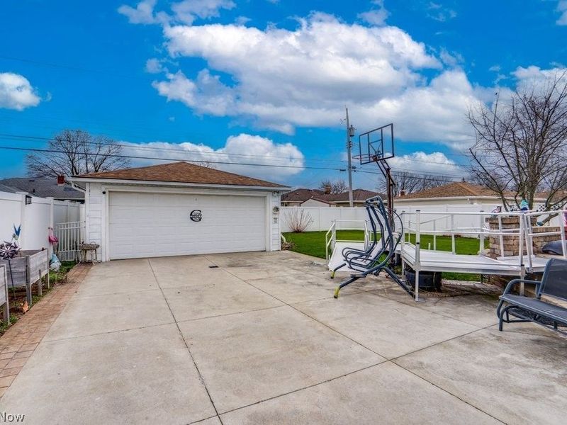 7295 Oakwood Road, Parma, OH 44130 Photo 24