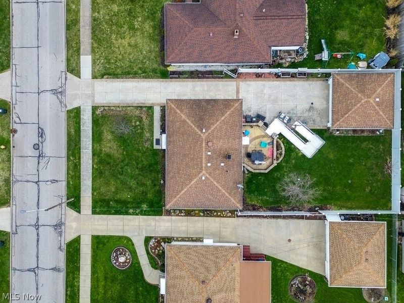 7295 Oakwood Road, Parma, OH 44130 Photo 32