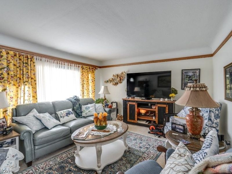 7295 Oakwood Road, Parma, OH 44130 Photo 4