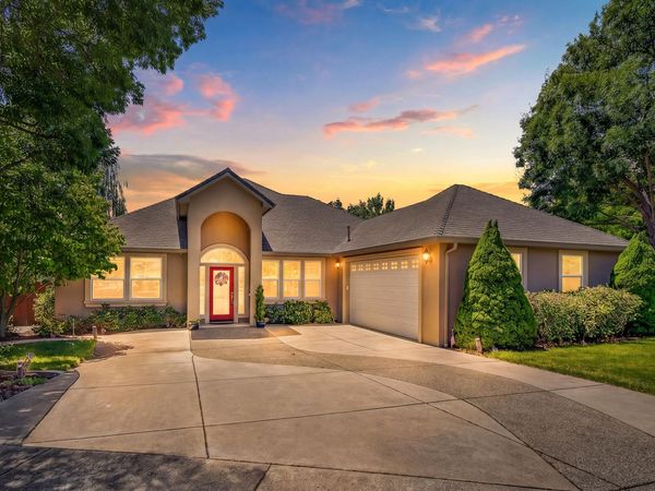 374 Leandra Lane, Eagle Point, OR 97524