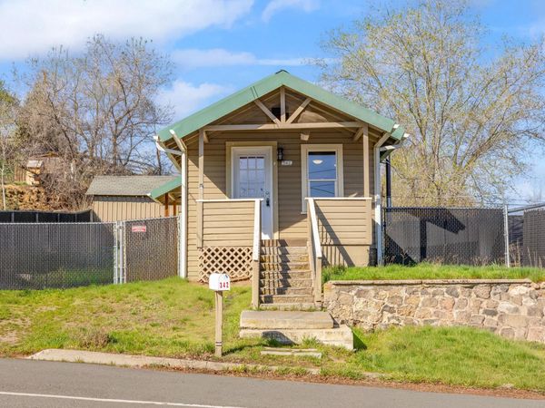 342 SE 7th Street, Madras, OR 97741