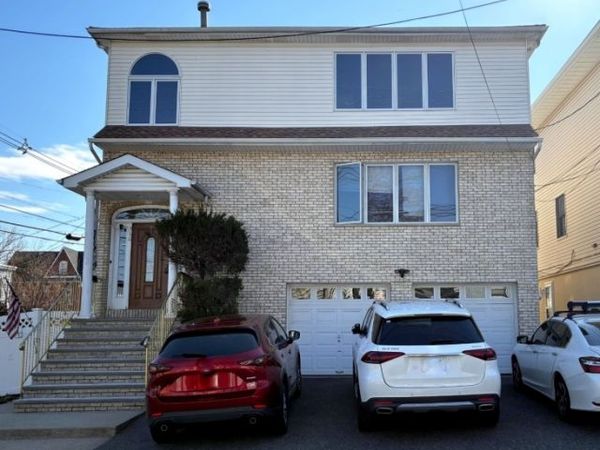 360 Broad St, Carlstadt, NJ 07072