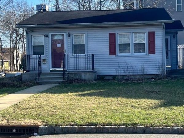 145 Hiawatha Blvd, Parsippany-Troy Hills, NJ 07034